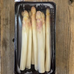 Asperge EPLUCHEE en barquette (750g minimum)